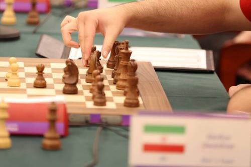 ۱۸ پیروزی، ۴ تساوی و ۴ شکست حاصل کار شطرنج بازان ایران