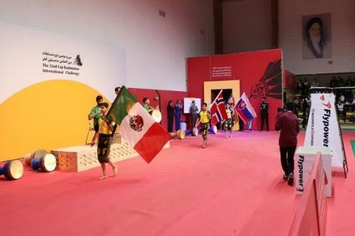 شروع سی و دومین دوره مسابقات بین المللی بدمینتون فجر در یزد