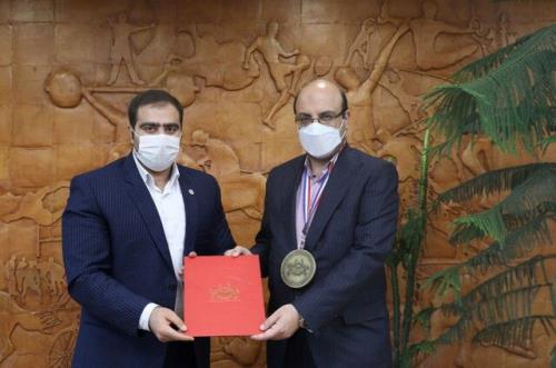 نصیرزاده مدال افتخار به گردن علی نژاد انداخت