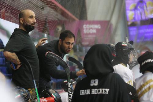 همچنان عضو هیئت رییسه اسکیت هستم