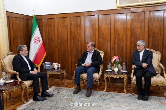دیدار خسروی وفا و کیومرث هاشمی با عراقچی