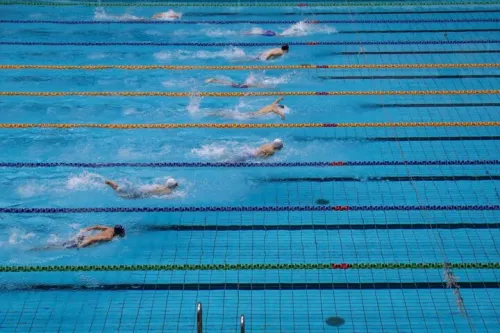 تیم ۱۰۰×۴ شنای آزاد ایران چهارم شد