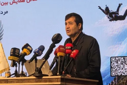 دنیامالی: ایران ظرفیتهای کم نظیری برای رشد ورزش های هوایی دارد