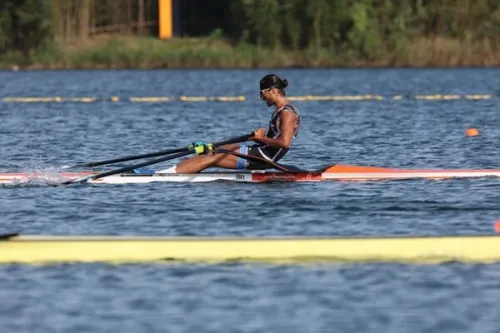 محمودپور به مدال نقره رسید نخستین مدال مردان در روئینگ